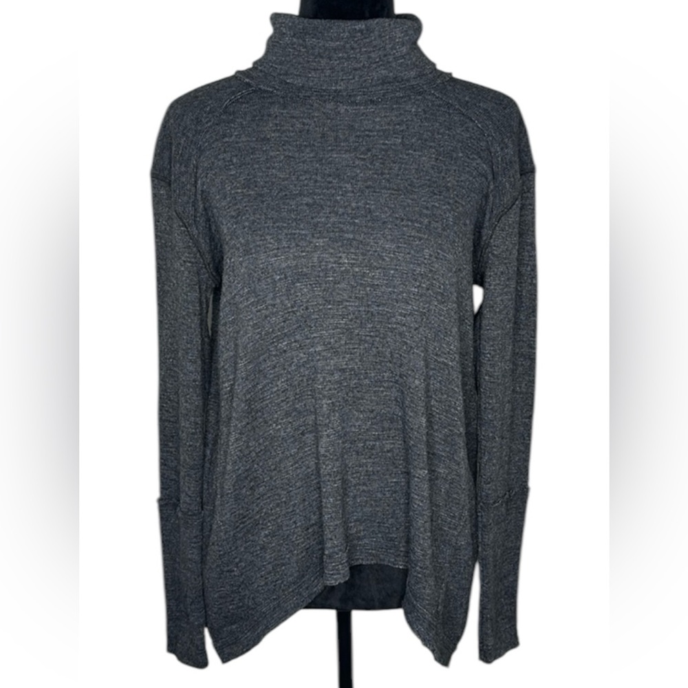 Free People We The Free Raw Edge Split-back Turtleneck in Gray Size Small